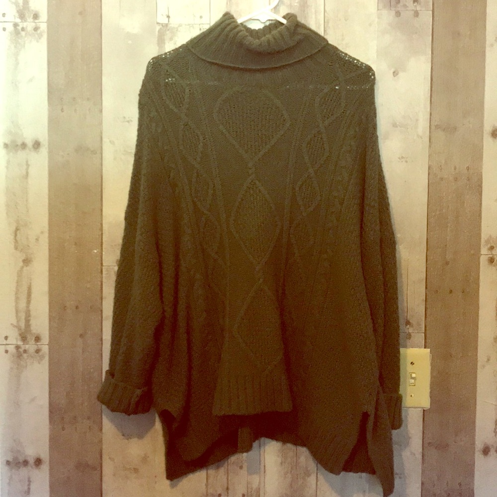 OVERSIZED KNIT SWEATER